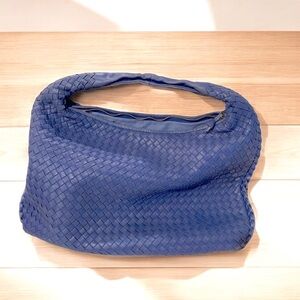 Bottega Veneta Veneta Hobo Medium Navy Intrecciato Leather Bag